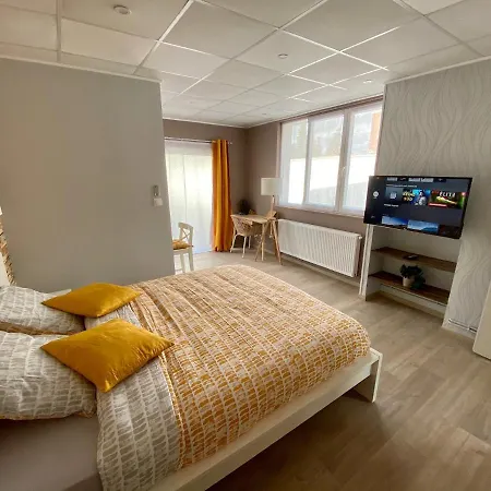 Equipes A Avec Espace Balneo En Option Proche Toyota, Autoroute Et Valenciennes Apartment