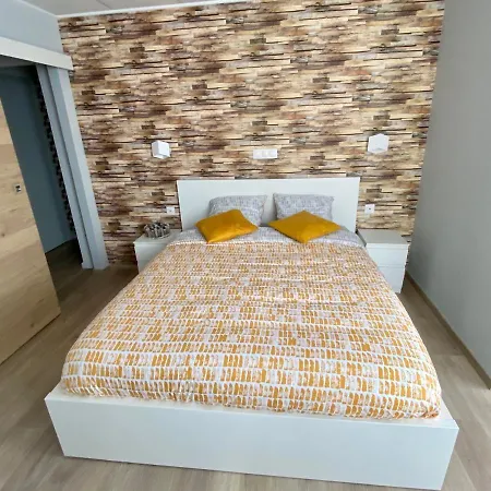 Equipes A Avec Espace Balneo En Option Proche Toyota, Autoroute Et Valenciennes