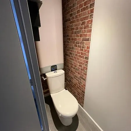 Equipes A Avec Espace Balneo En Option Proche Toyota, Autoroute Et Valenciennes